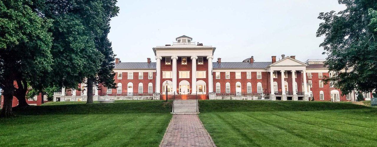 The Blackburn Inn And Conference Center Staunton Exterior photo