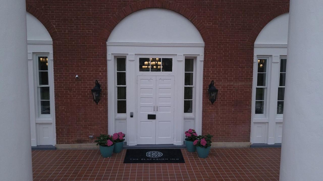 The Blackburn Inn And Conference Center Staunton Exterior photo